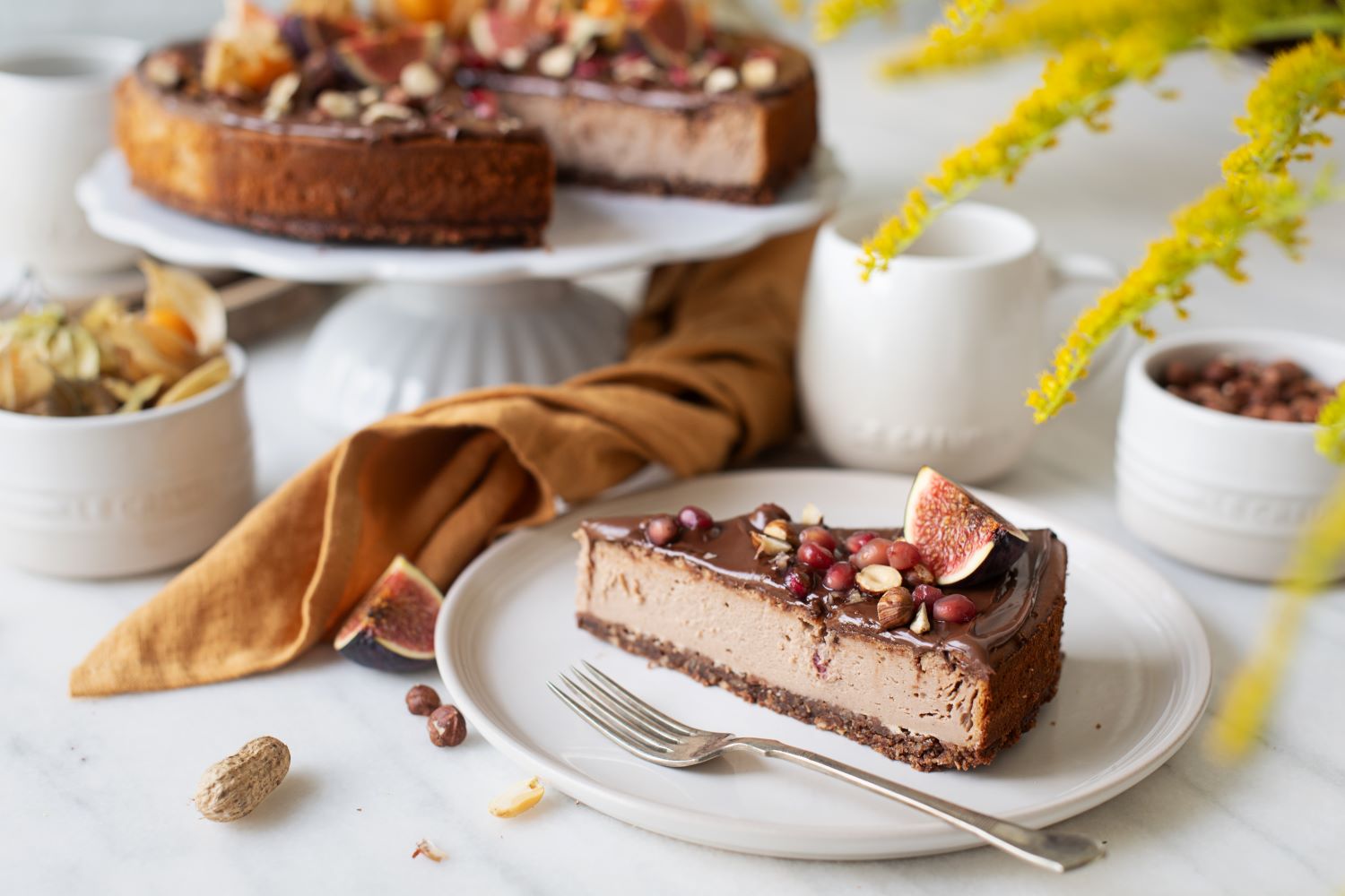 Arašidov cheesecake z lešnikovo kremo